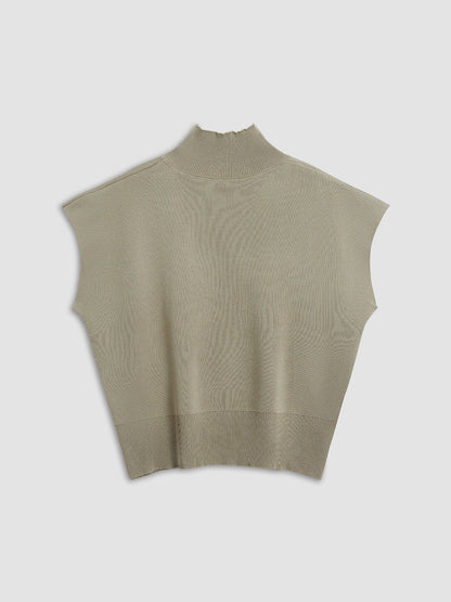 Casual Top with Mock Neck and Short Sleeves for Women