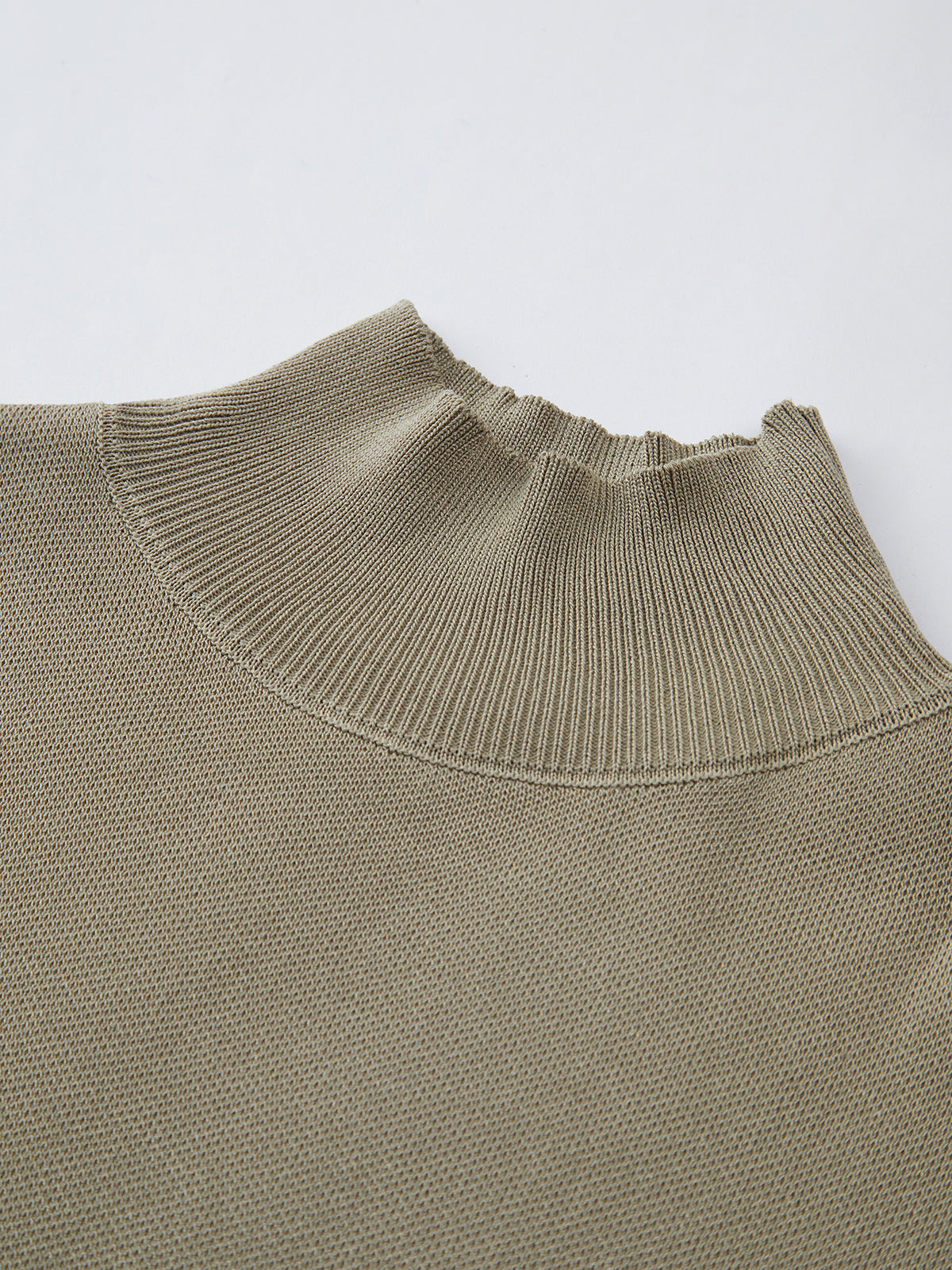 Casual Top with Mock Neck and Short Sleeves for Women
