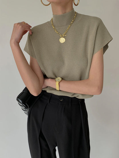 Casual Top with Mock Neck and Short Sleeves for Women