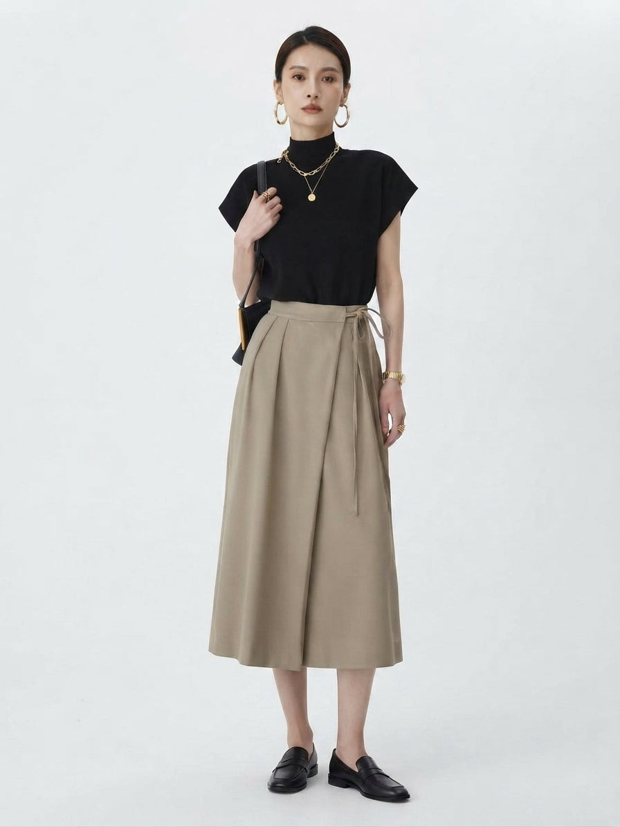 Casual Top with Mock Neck and Short Sleeves for Women
